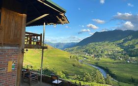 Pham'S House - Homestay & Cafe